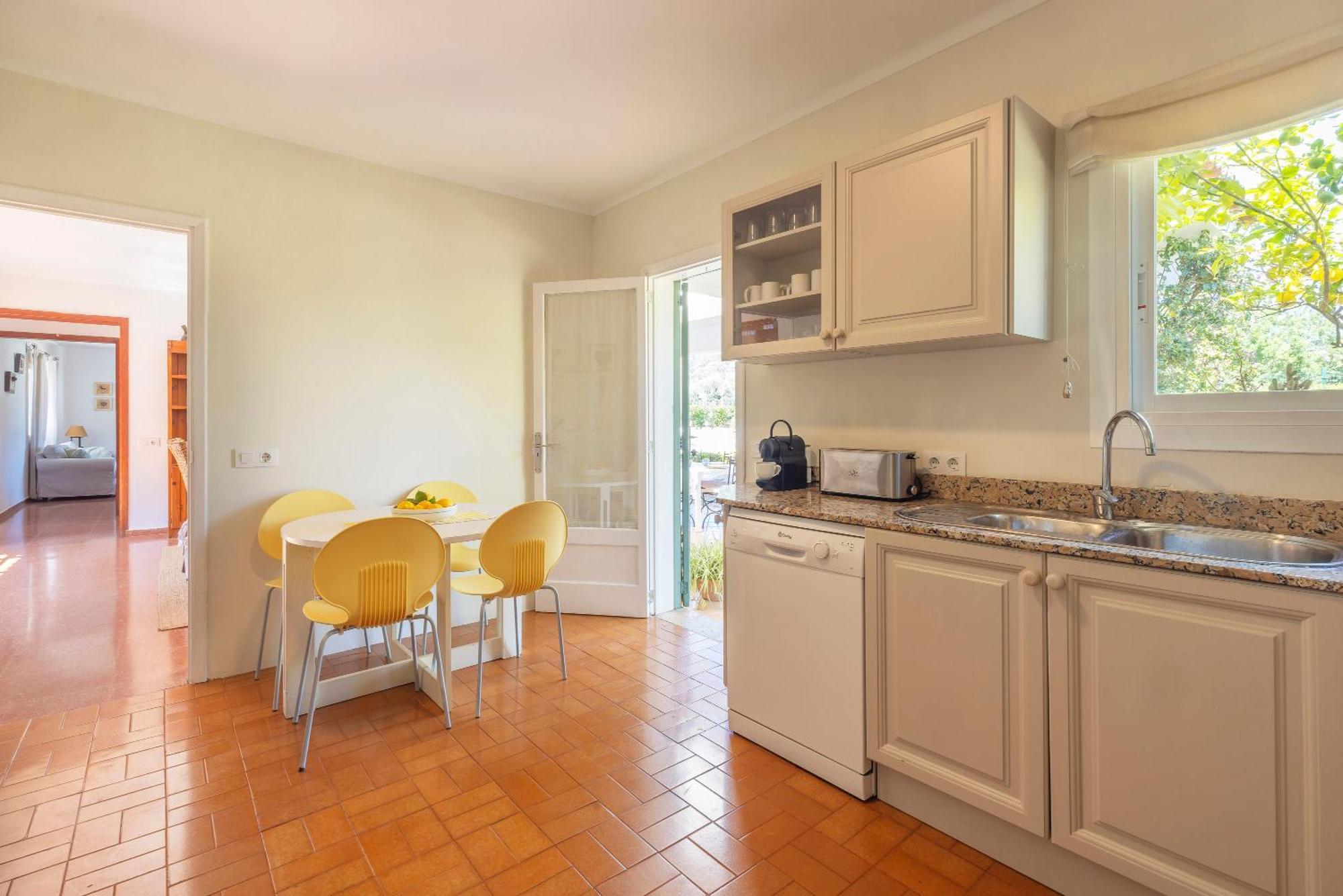 Ideal House For Two Families With Pool And Barbecue Plamanyola Kültér fotó